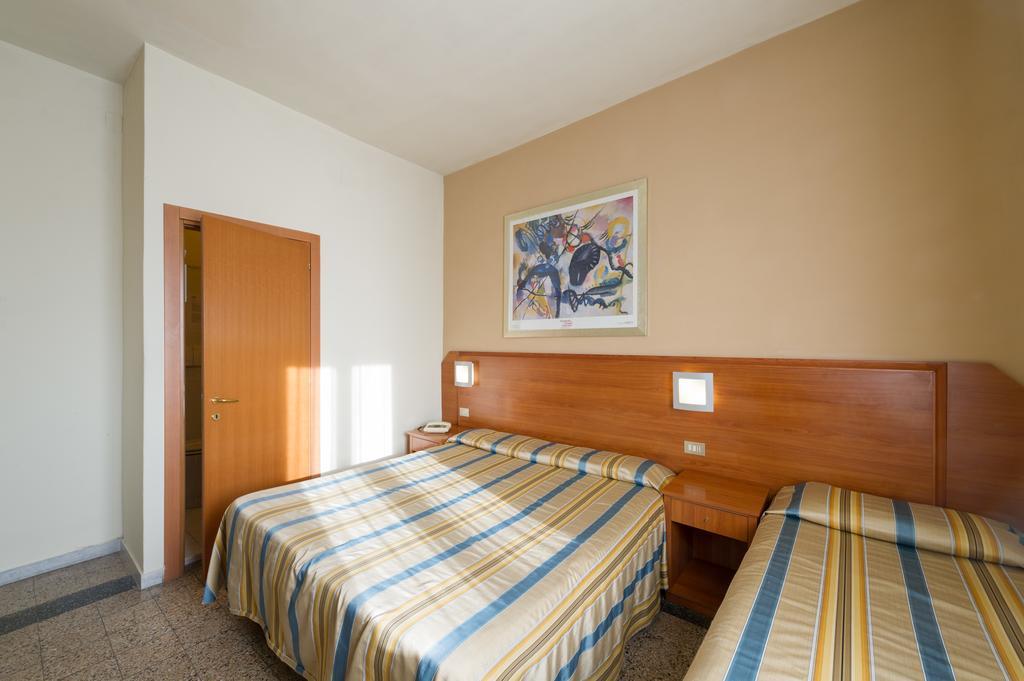 Hotel Moderno Pisa Esterno foto