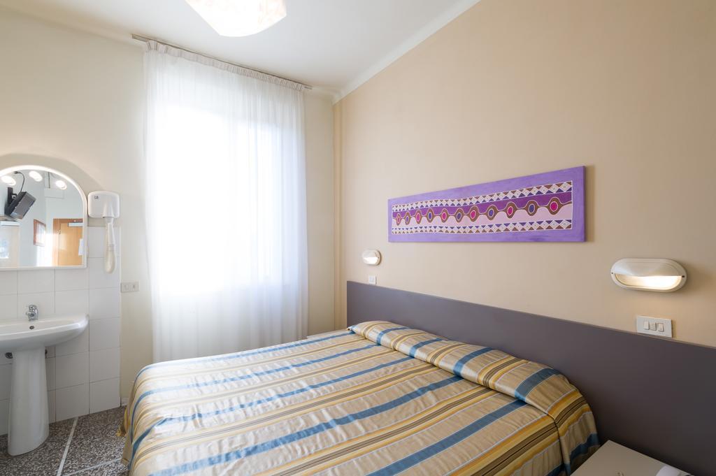 Hotel Moderno Pisa Esterno foto