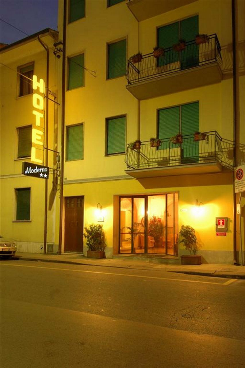 Hotel Moderno Pisa Esterno foto