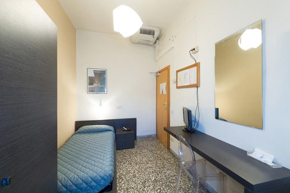 Hotel Moderno Pisa Esterno foto