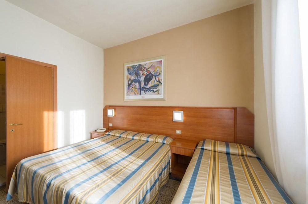 Hotel Moderno Pisa Esterno foto