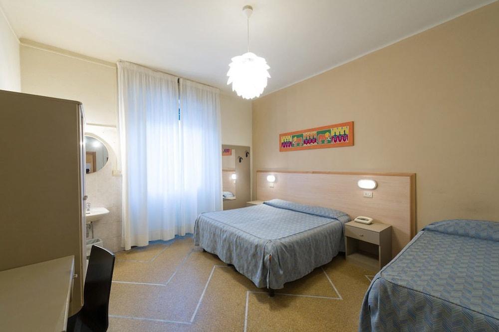 Hotel Moderno Pisa Esterno foto