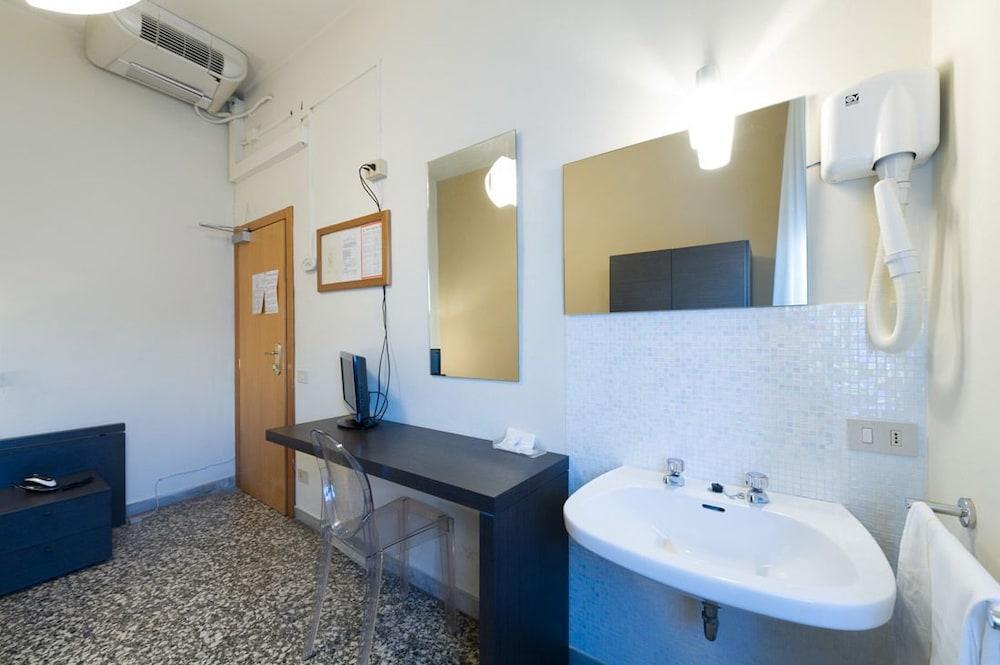 Hotel Moderno Pisa Esterno foto