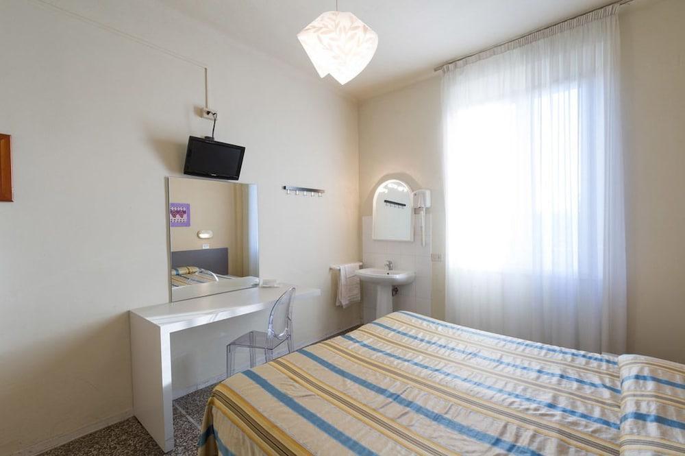 Hotel Moderno Pisa Esterno foto