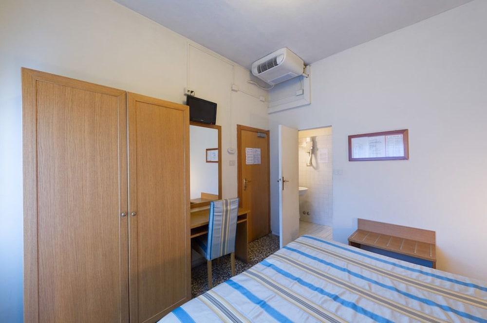 Hotel Moderno Pisa Esterno foto