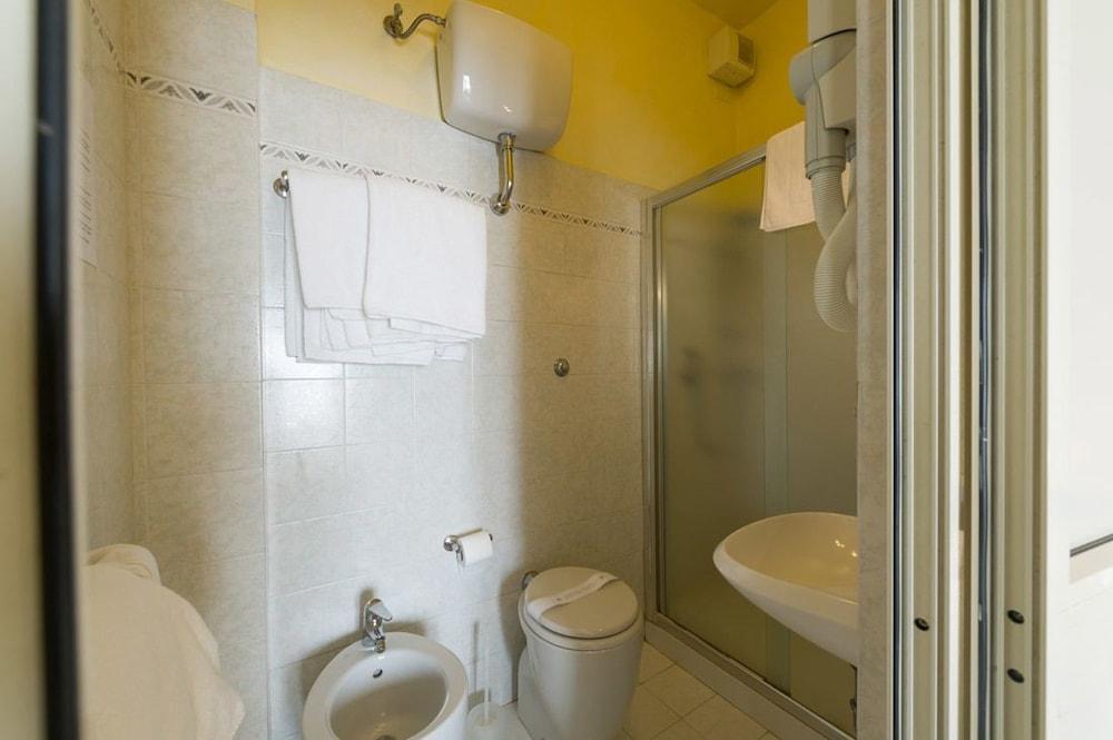 Hotel Moderno Pisa Esterno foto