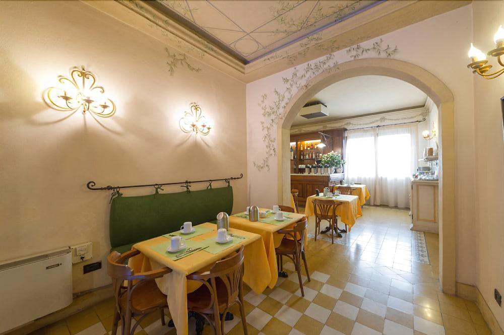 Hotel Moderno Pisa Esterno foto